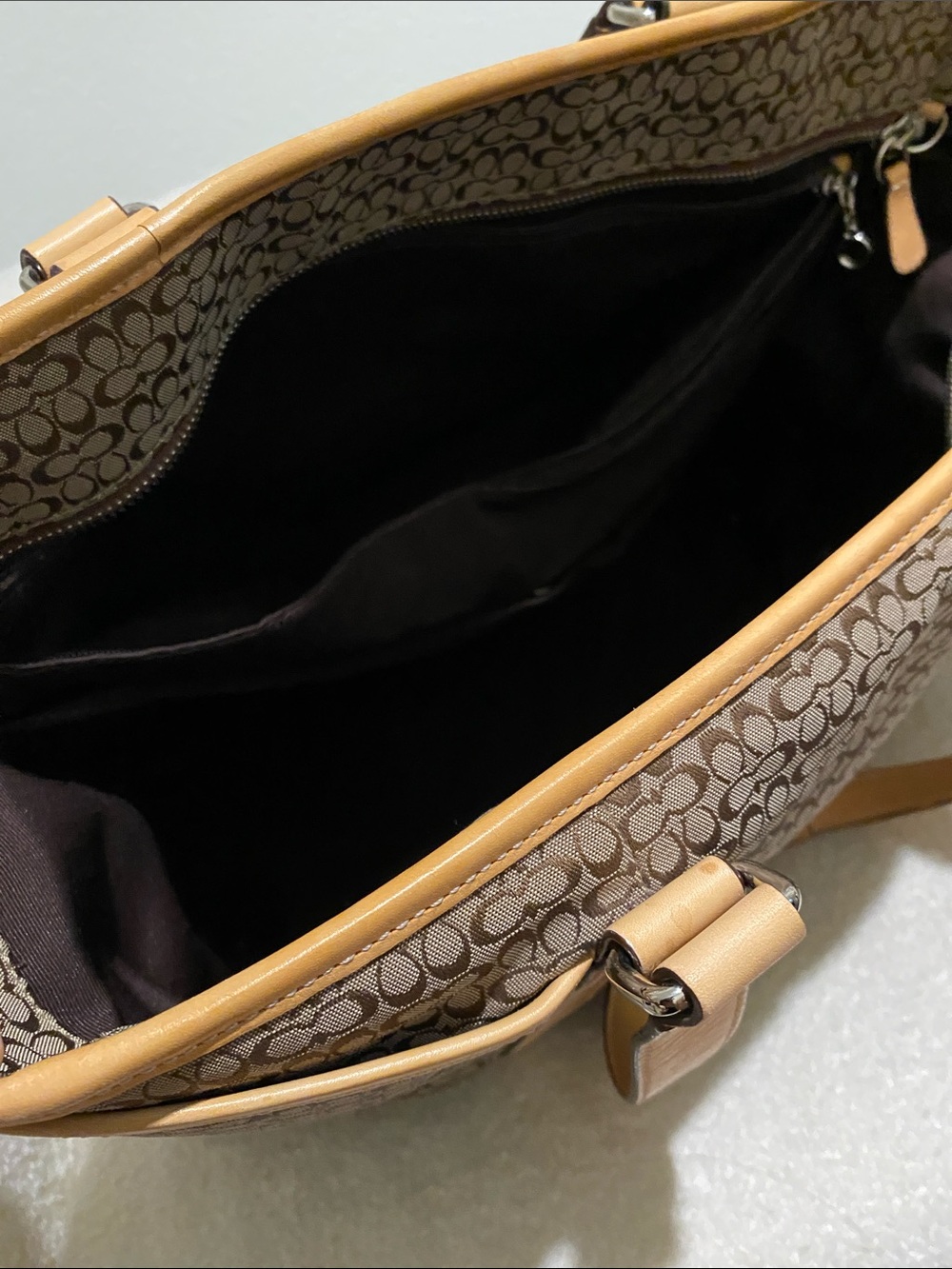 Coach Brown Signature Canvas Tote with Vachetta Tan Straps - Picture 5 of 6